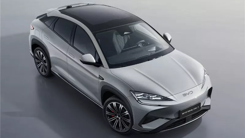 BYD تتفوق على تسلا في مبيعات السيارات الكهربائية في أوروبا لأول مرة