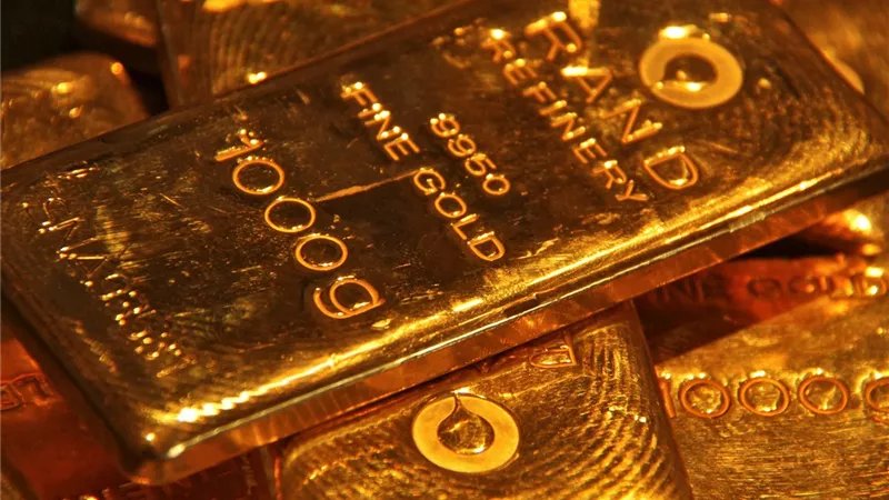 ارتفاع قوي في أسعار الذهب بفضل الإقبال على الملاذ الآمن