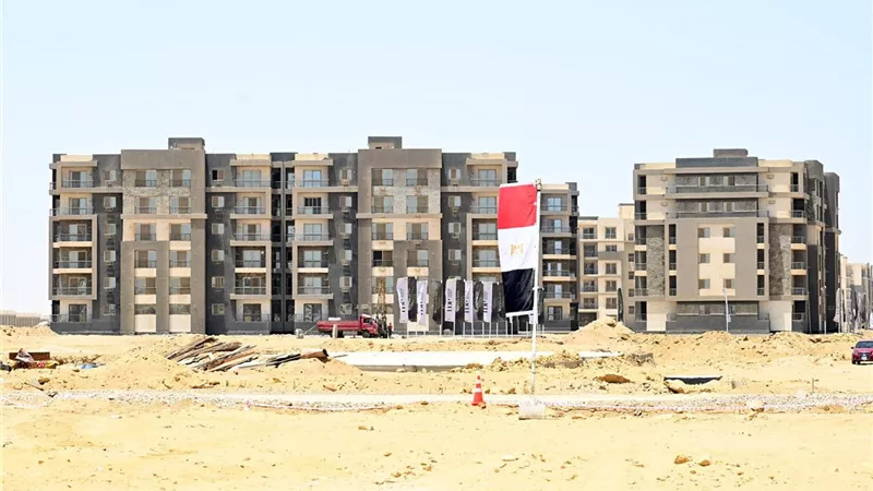 رئيس الوزراء يتابع موقف تنفيذ أعمال الطرق والمرافق بتوسعات مدينة الشيخ زايد الجديدة