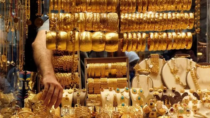 خبير اقتصادي يكشف مصير أسعار الذهب بعد هبوط الأسعار.. وتبيع ولا تشتري؟