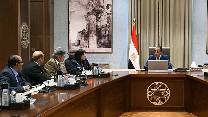 مدبولي يؤكد حرصه على التواصل المستمر مع أصحاب الرؤى والمقترحات من مؤسسات القطاع الخاص والخبراء