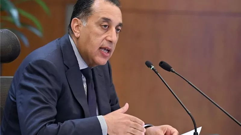 مدبولي: تنسيق بين محافظ البنك المركزي ووزير المالية لزيادة المخزون الاستراتيجي من السلع 