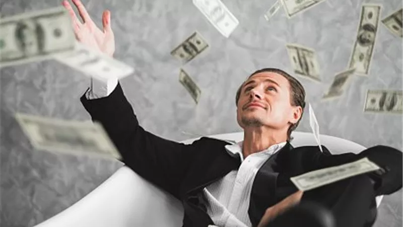 أفضل 5 استثمارات قد تجعلك مليونيرًا ببدايات بسيطة.. دليل شامل لتحقيق الثروة