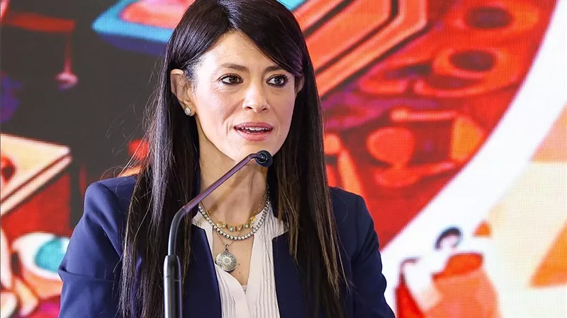 وزيرة التخطيط: 
