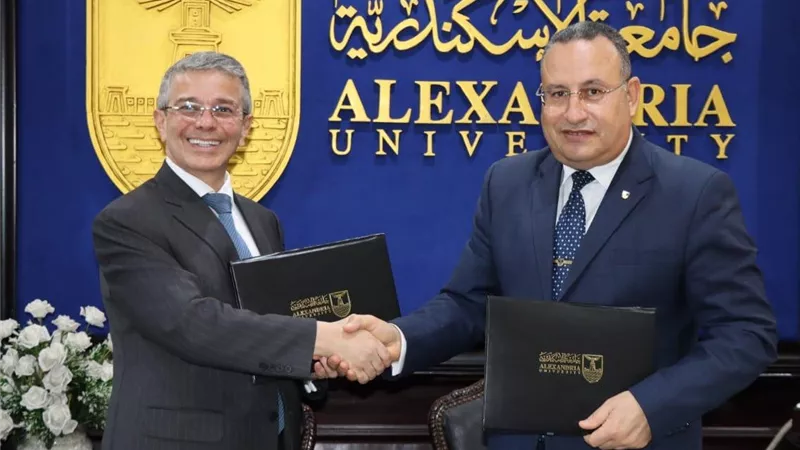 حزم تعليمية وبرامج تدريبية.. تعاون بين الجمارك وجامعة الإسكندرية لتعزيز الاستثمار فى التنمية البشرية