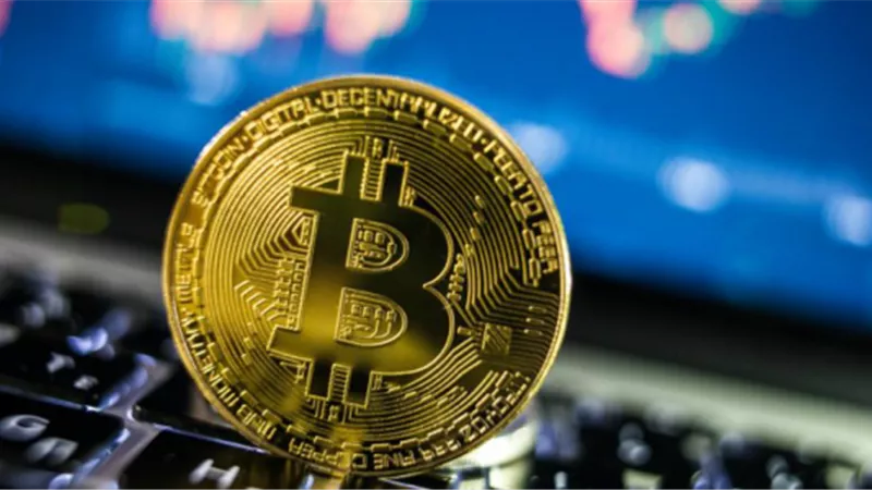 للمرة الأولى منذ أكتوبر 2024.. البيتكوين تتراجع أسفل 60 ألف دولار
