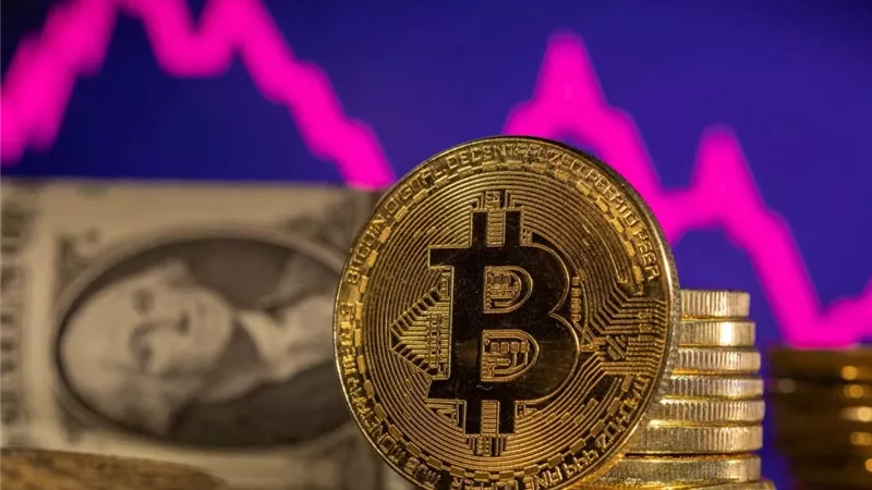 البيتكوين تتراجع إلى ما دون 80 ألف دولار