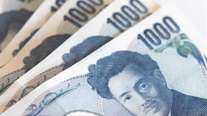 تراجع الين الياباني مع طغيان ارتفاع أسعار النفط الخام على جاذبية الملاذ الآمن