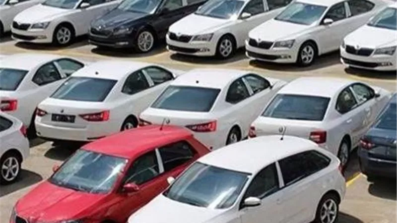 المعروض زاد والدولار رخص.. أسعار السيارات تنهار في السوق المصري