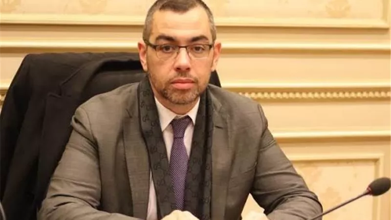خبير اقتصادي يحذر من التوسع في التمويل الاستهلاكي: “مينفعش المواطن يتحبس علشان خلاط”