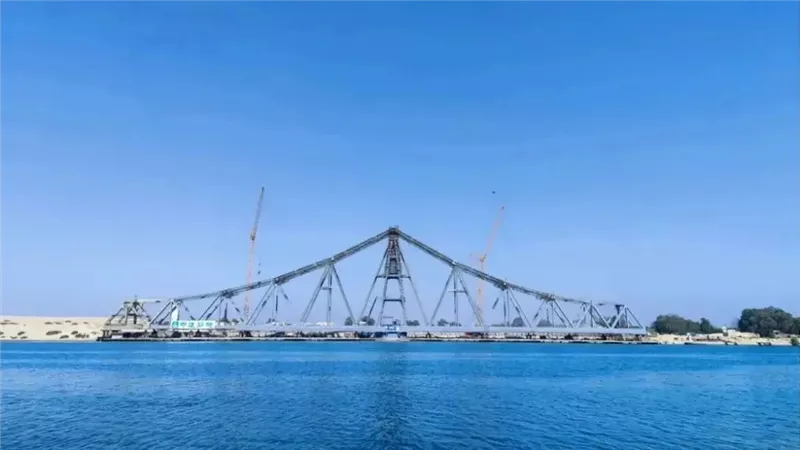 جسر الدوران الأفقي بقناة السويس.. نقلة نوعية في ربط آسيا بأفريقيا 