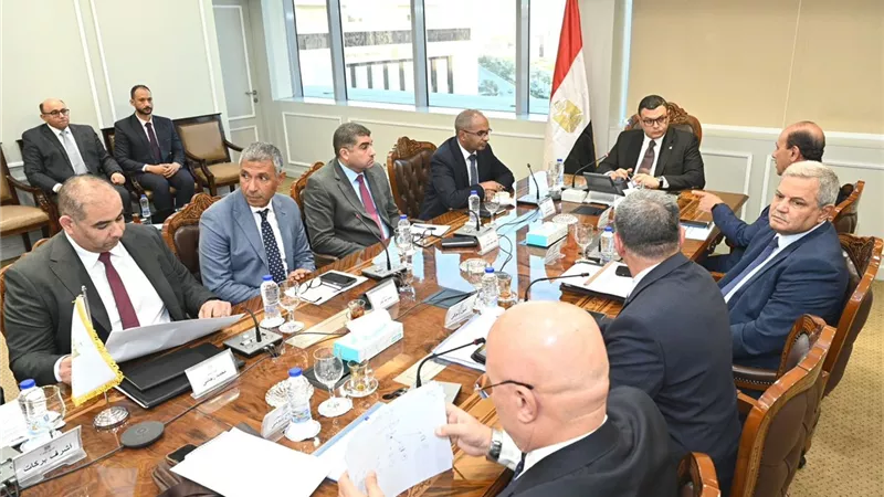وزير الإسكان يتابع  تتفيذ مشروعات المبادرة الرئاسية 
