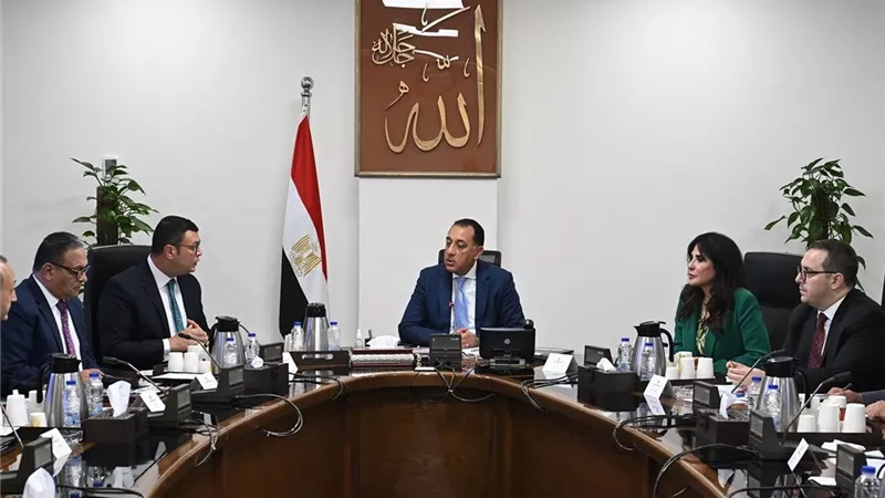 رئيس الوزراء يتابع موقف تقنين الأراضي بالمدن الجديدة وطروحات الوحدات السكنية