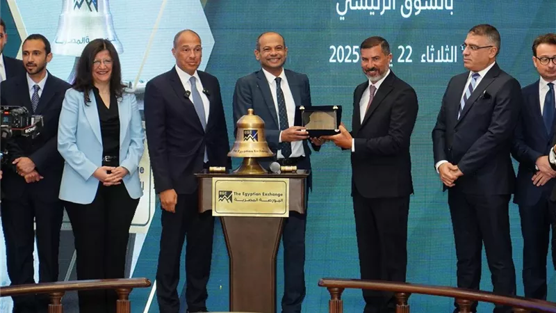 رئيس البورصة المصرية يشارك قيادات شركة 