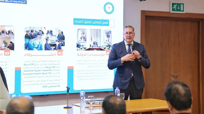  وزير البترول يستعرض جهود الوزارة لتحفيز الاستثمار وتحقيق النمو 