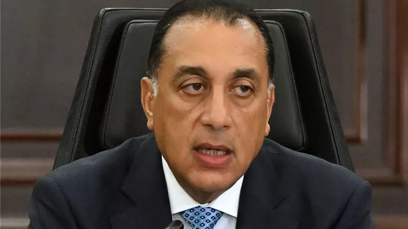 رئيس الوزراء يُتابع الخطة التنفيذية للتوسع في إقامة محطات تحلية مياه البحر