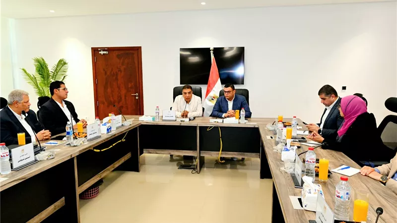 وزير الإسكان ومحافظ الدقهلية يتابعان الموقف التنفيذي لمشروعات مدينة المنصورة الجديدة