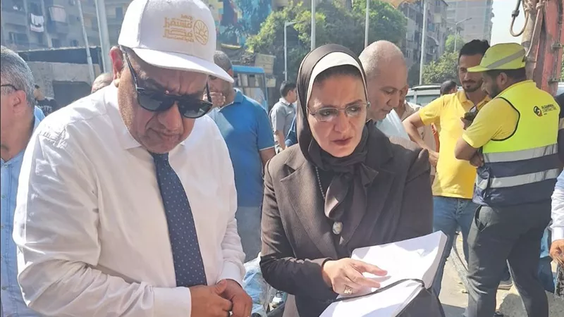 وزير الكهرباء يتفقد موقع إصلاح عطل الكابل الأرضي أمام محطة مترو ساقية مكى بالجيزة