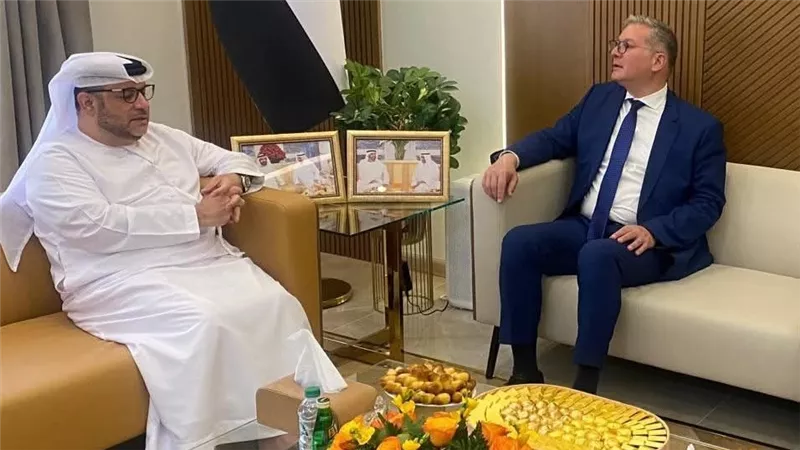 وزير البترول يبحث مع مدير الديوان الأميري بالفجيرة تعزيز مجالات التعاون