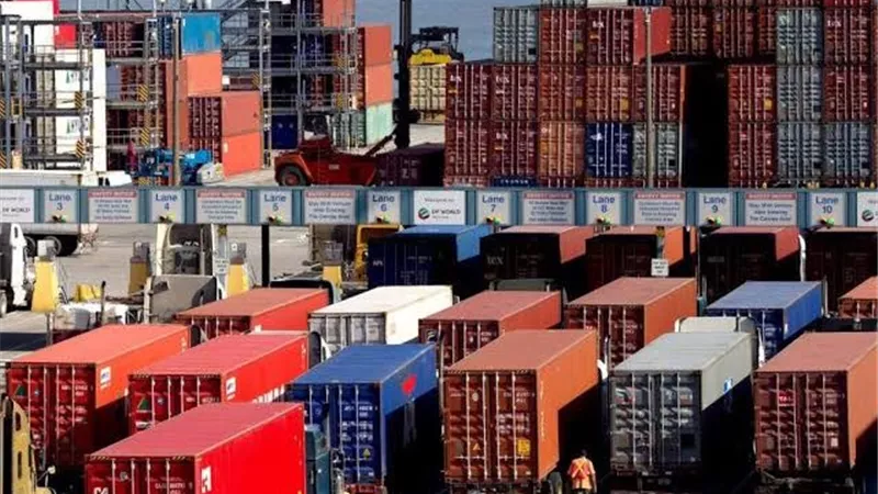 مصر توسع قاعدة صادراتها بفضل الاستثمار الصناعي ودعم الحكومة للمصنعين