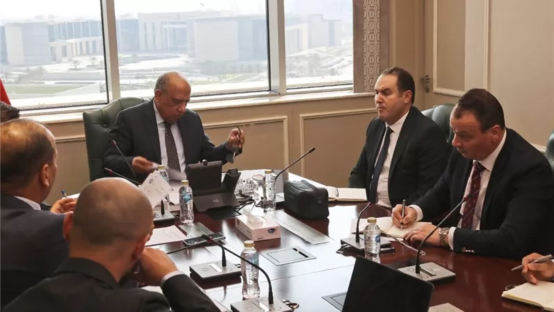  وزير الكهرباء يبحث مع مدير هيئة الدولة للطاقة النووية الروسية توطين الأنظمة 