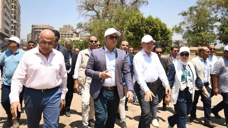 وزير الإسكان ومحافظ القاهرة يتفقدان مشروع إحياء حديقة الأزبكية