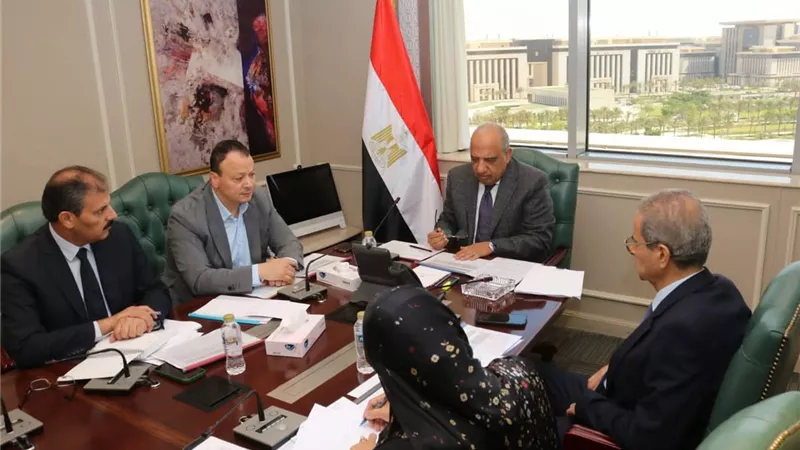 وزير الكهرباء يتابع تنفيذ فصل المصرية لنقل الكهرباء وتعزيز الشفافية والحوكمة بالقطاع