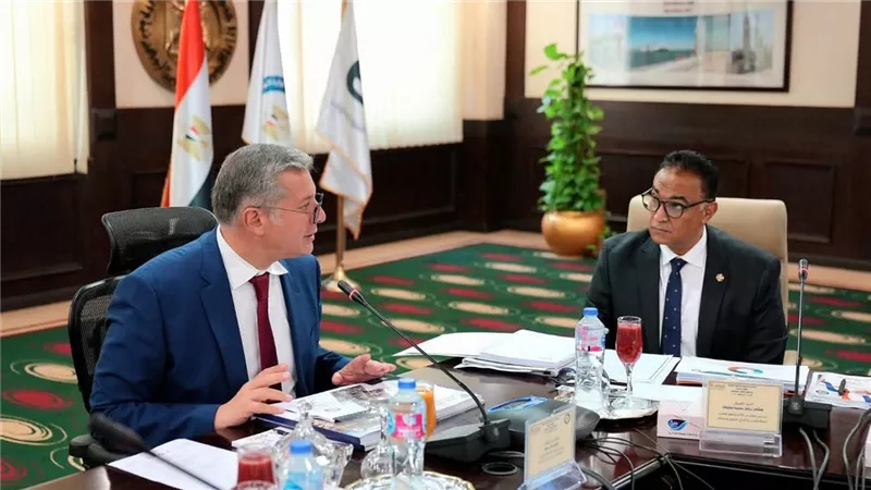 وزير البترول: البتروكيماويات لبنة أساسية في إنتاج المنتجات المرتبطة بالحياة اليومية