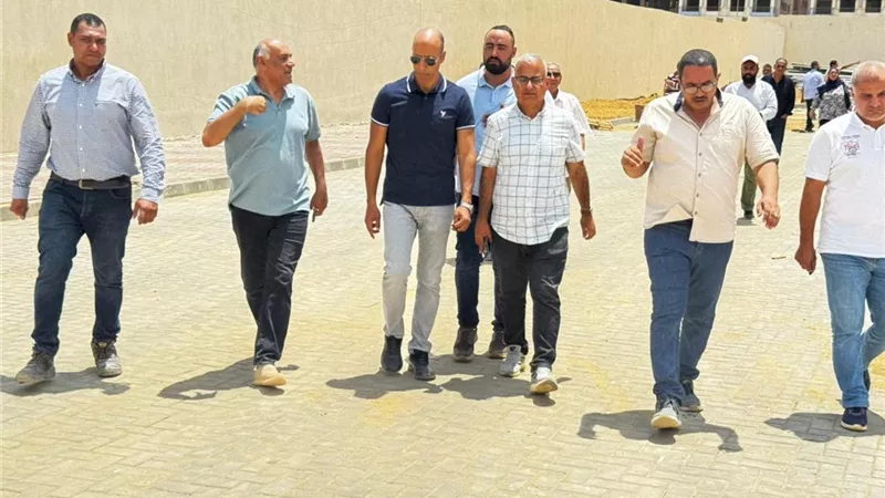رئيس جهاز مدينة القاهرة الجديدة يتفقد محطة صرف صحي بالتجمع الثالث
