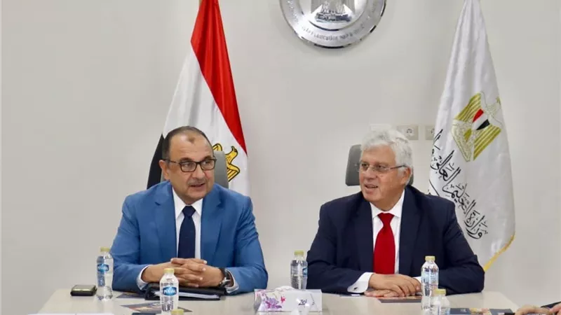 وزيرا التعليم العالي وقطاع الأعمال يبحثان تعزيز التعاون المشترك واستثمار الأصول