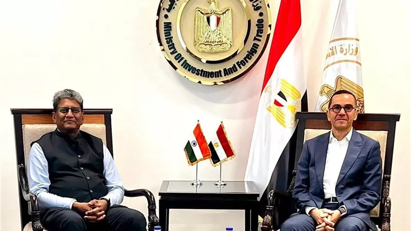  وزير الاستثمار يلتقى السفير الهندي بالقاهرة لبحث سبل تعزيز العلاقات الاقتصادية