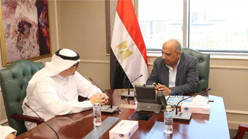 وزير الكهرباء يبحث مع 