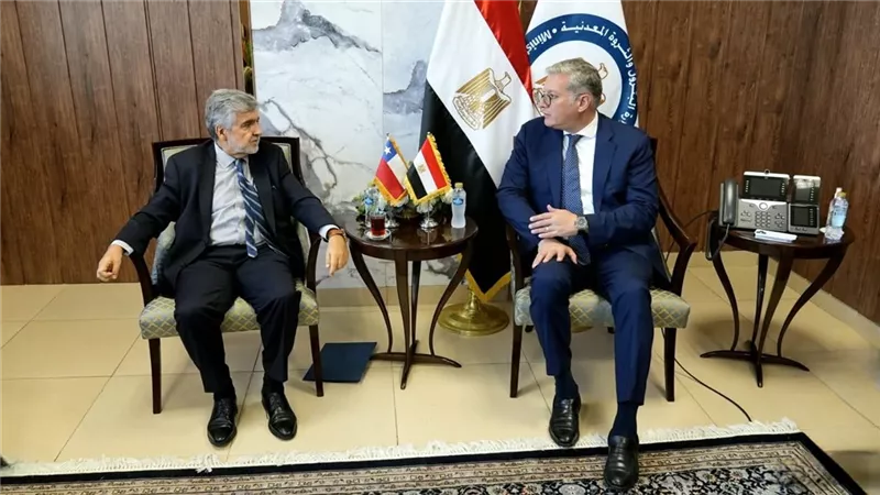 وزير البترول يستقبل سفير تشيلي ووفد مسئولي شركة 