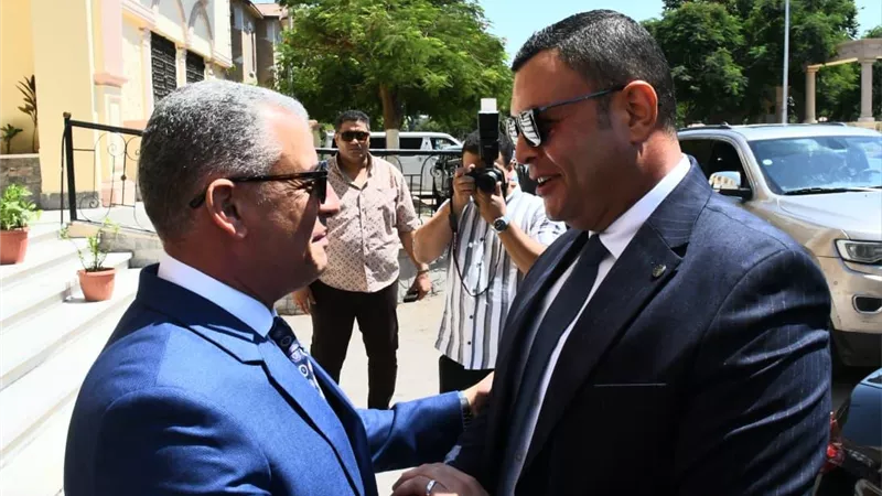 وزير الإسكان ومحافظ الإسماعيلية يتابعان عددا من ملفات العمل المشتركة