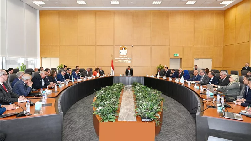 وزير الإسكان يترأس الاجتماع الأول للمجلس المصري للبناء الأخضر والمدن المستدامة