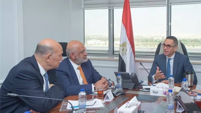 وزير الاستثمار يلتقي وفد البنك الدولي لاستعراض الشراكة مع مصر 