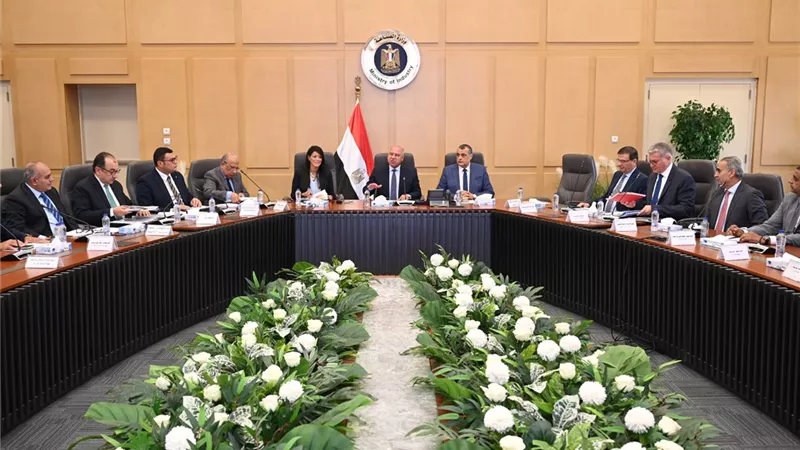 وزير الصناعة: 28 صناعة وفرصة استثمارية واعدة لجذب الاستثمارات لتميق التصنيع المحلي