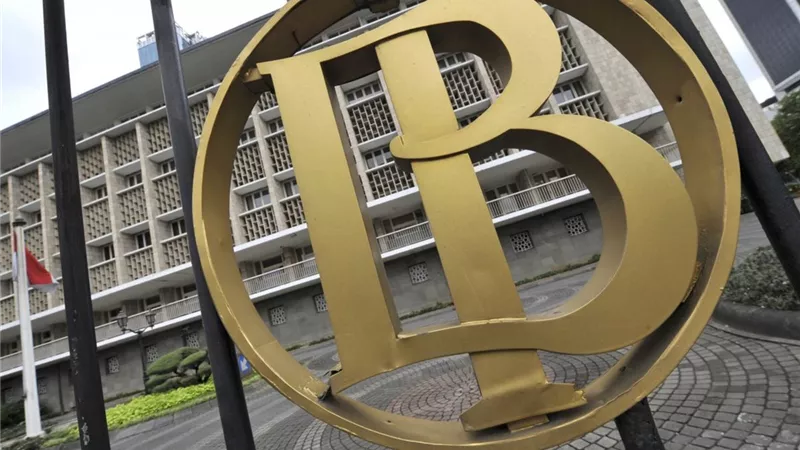 البنك المركزي الإندونيسي يخفض أسعار الفائدة بشكل مفاجئ