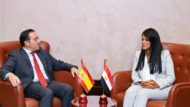 وزيرة التخطيط تبحث مع وزير خارجية إسبانيا تعزيز التعاون المشترك الثنائي