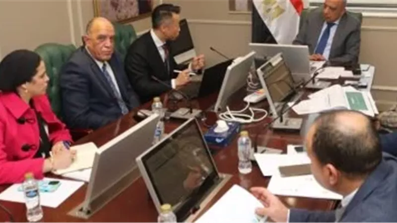اجتماع طارئ لوزير الكهرباء اليوم لمواجهة آثار الموجة الحارة وتأمين التغذية