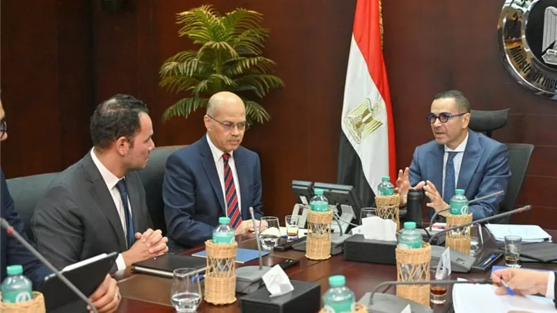 وزير الاستثمار يبحث تعزيز موقع مصر بمؤشر التعقيد الاقتصادي وزيادة الصادرات العالمية