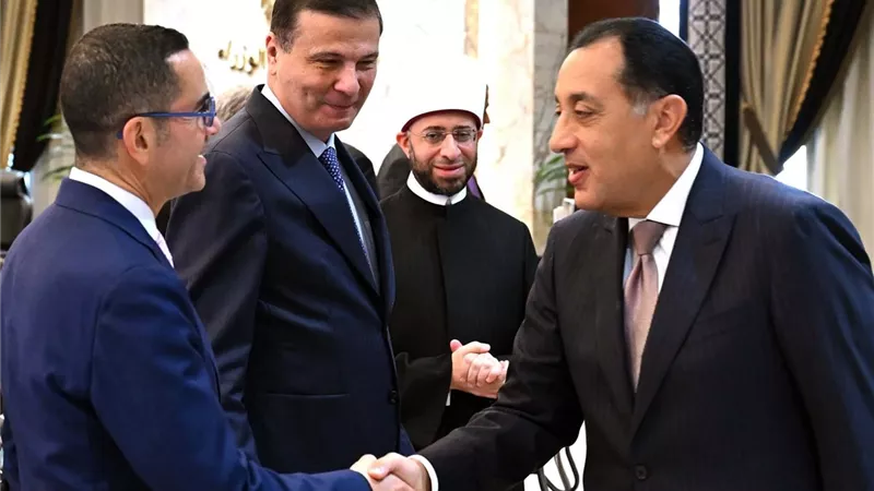 وزير الاستثمار يؤكد تبني سياسة تجارية منفتحة ومرنة تعزز التنافسية وزيادة الصادرات