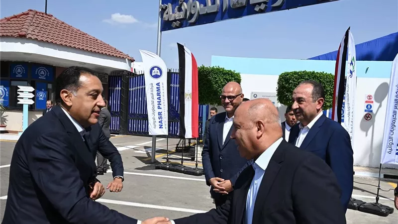 رئيس الوزراء يفتتح ويفتقد مصانع أدوية مطورة بقطاع الأعمال خلال زيارته للقليوبية