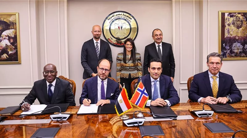 مصر والنرويج توقعان اتفاقًا لتمويل مشروع دندرة لتوفير طاقة نظيفة للألومنيوم