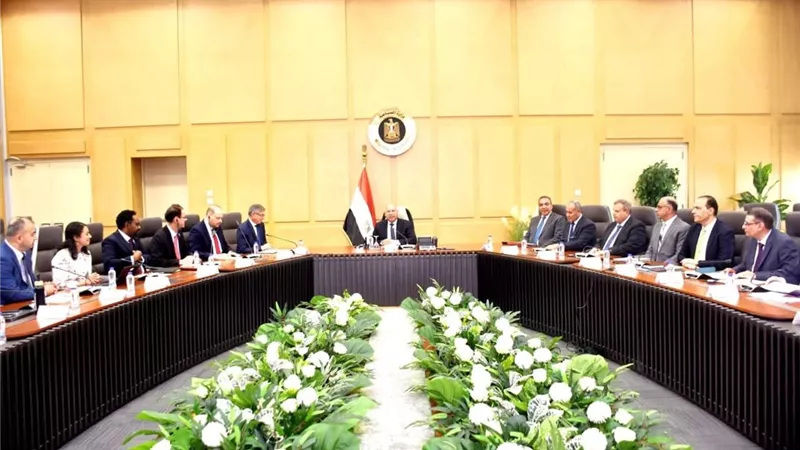 وزير الصناعة يبحث مع وفد البنك الدولي التعاون المستقبلي بالمشروعات