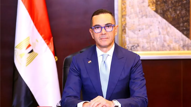 وزير الاستثمار يتلقى تفربر حول المعارض الخارجية من يوليو إلى أكتوبر 2025