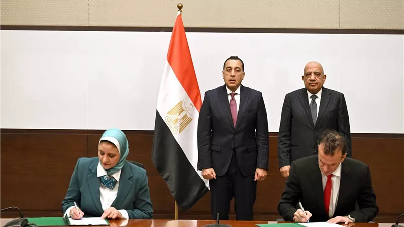 توقيع اتفاقية لتطوير مشروع الربط الكهربائي بين مصر وأوروبا عبر إيطاليا