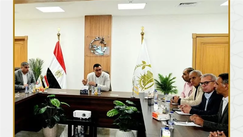 وزير الإسكان يتابع موقف مشروعات مدينة العبور الجديدة بعد جولته بتلال الفسطاط