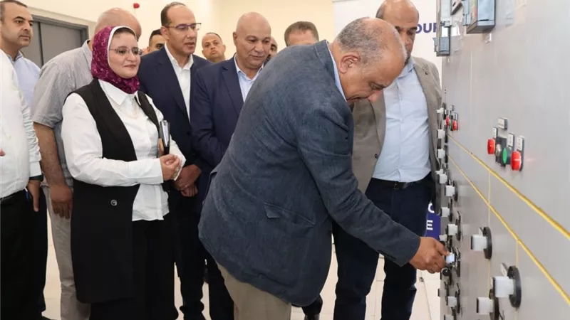 محمود عصمت: 24 مليار جنيه استثمارات بقطاع نقل الكهرباء في سيناء
