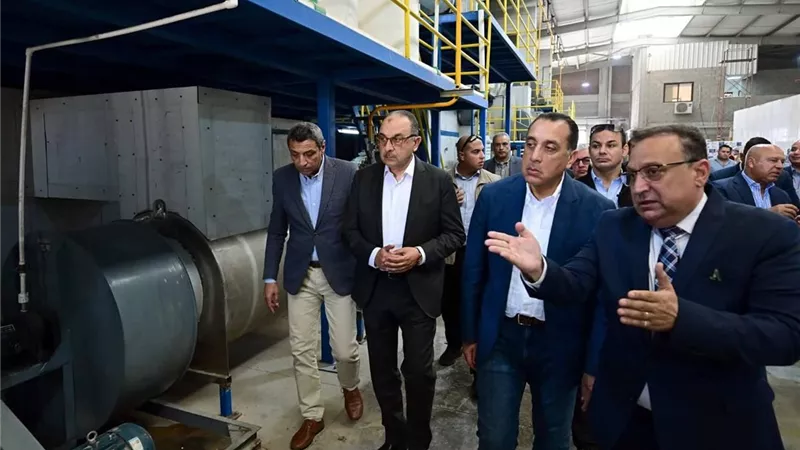 رئيس الوزراء يفتتح مصنع «سيناي» لتوطين صناعة القفازات الطبية وزيادة الصادرات المصرية